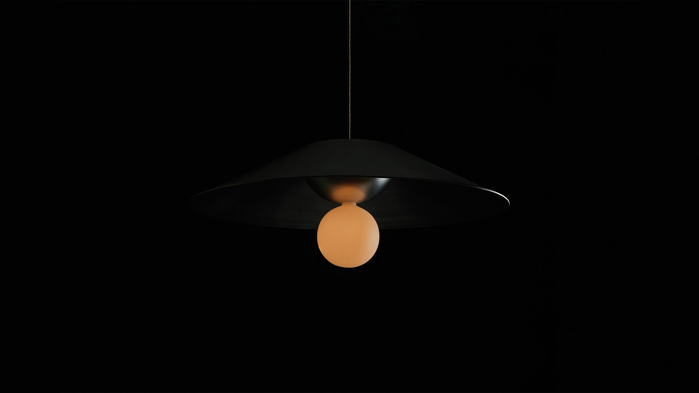 gallery image for MONUMENTAL_PENDANT_LARGE_GALLERY_09