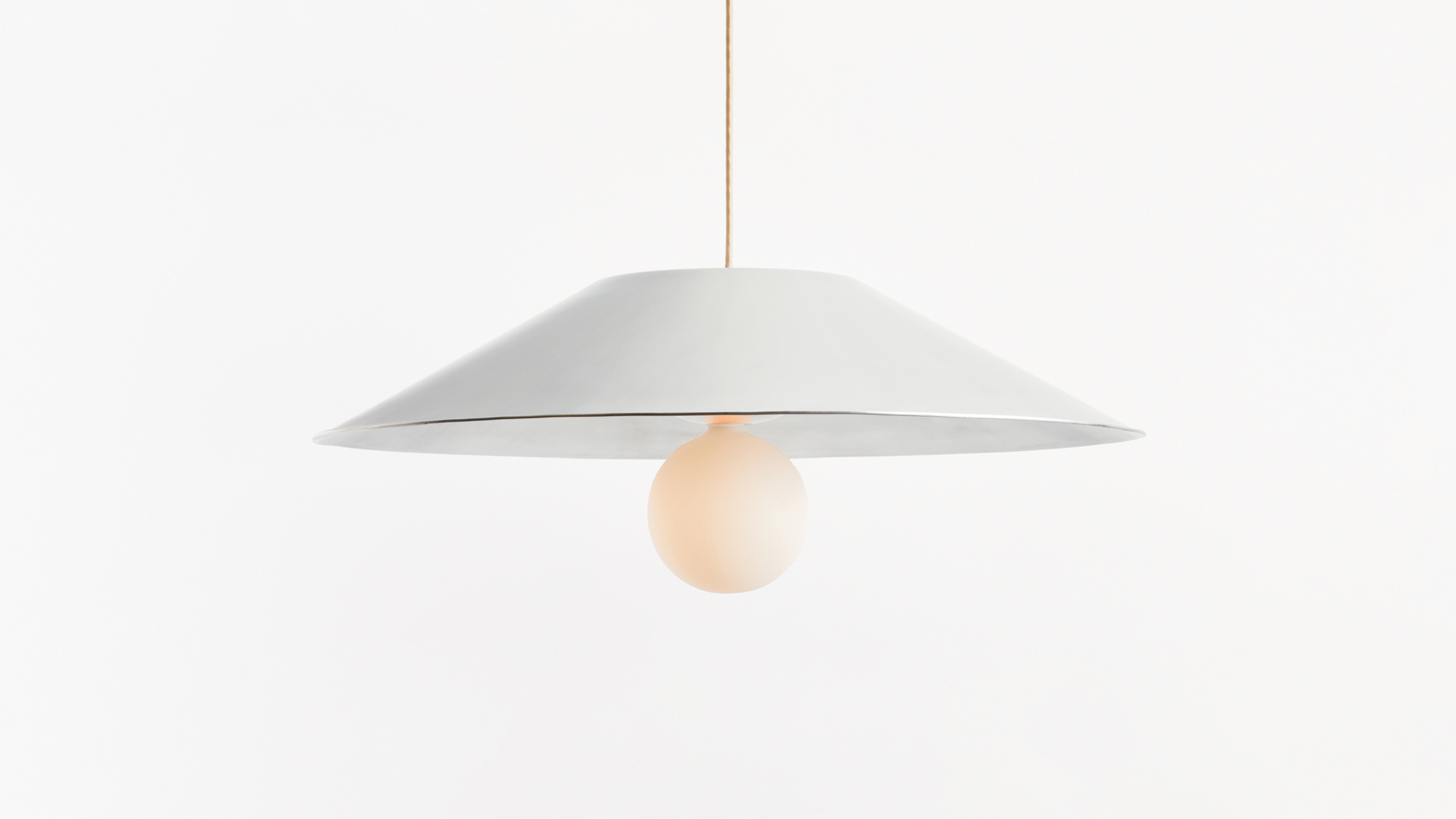 gallery image for MONUMENTAL_PENDANT_LARGE_GALLERY_04