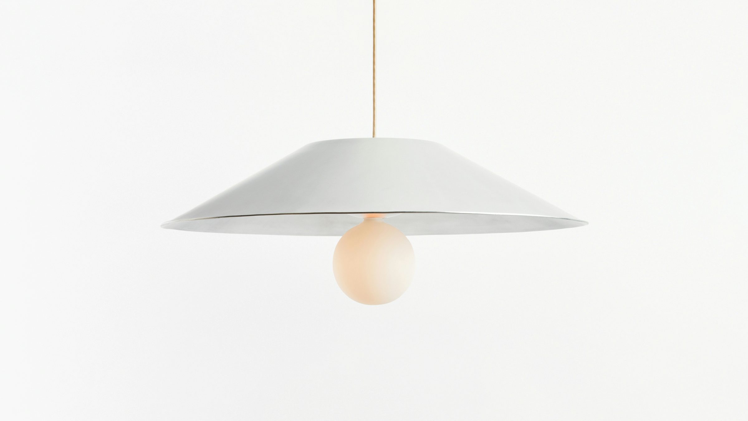 gallery image for MONUMENTAL_PENDANT_LARGE_GALLERY_04