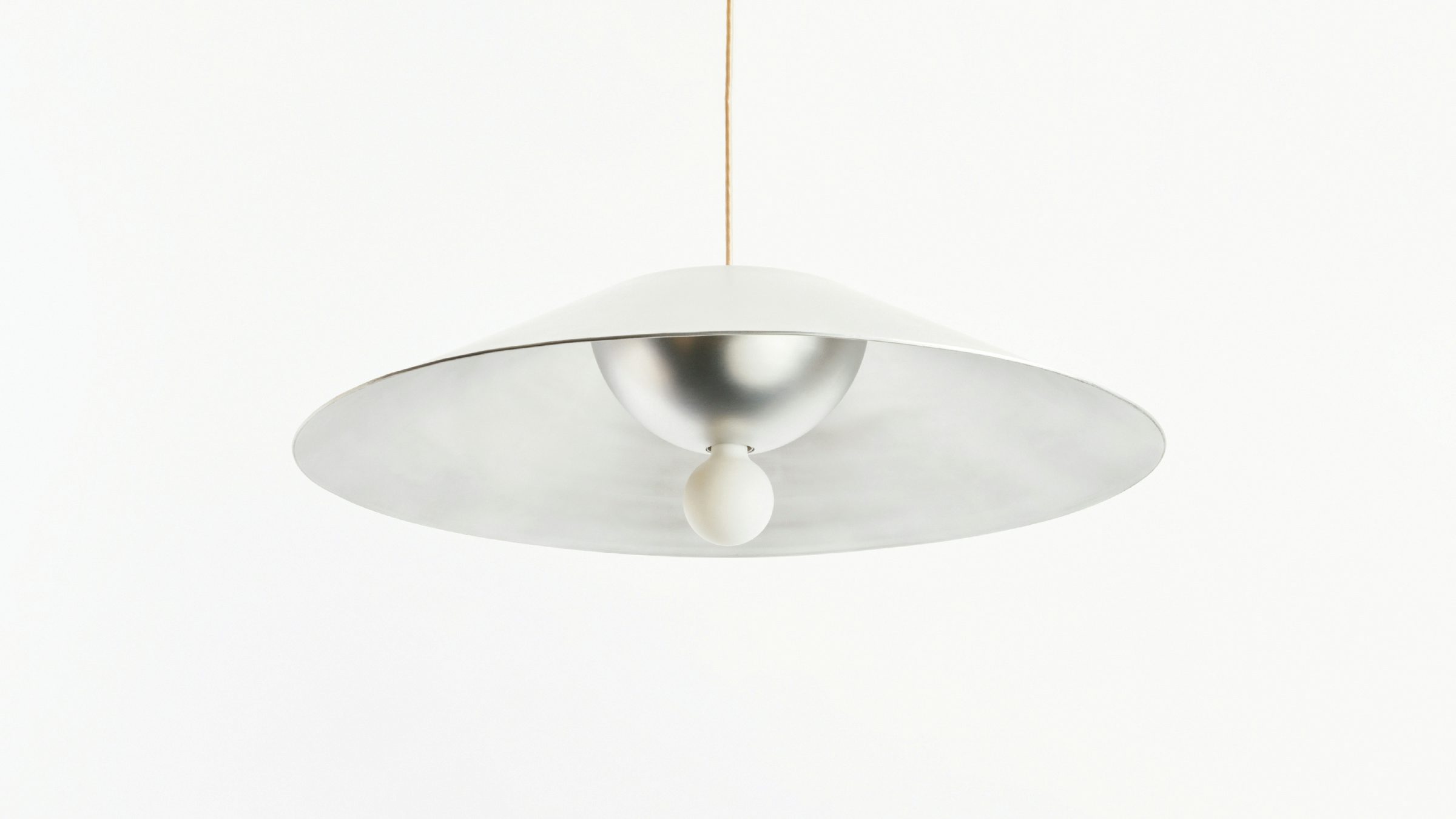 gallery image for MONUMENTAL_PENDANT_LARGE_GALLERY_02