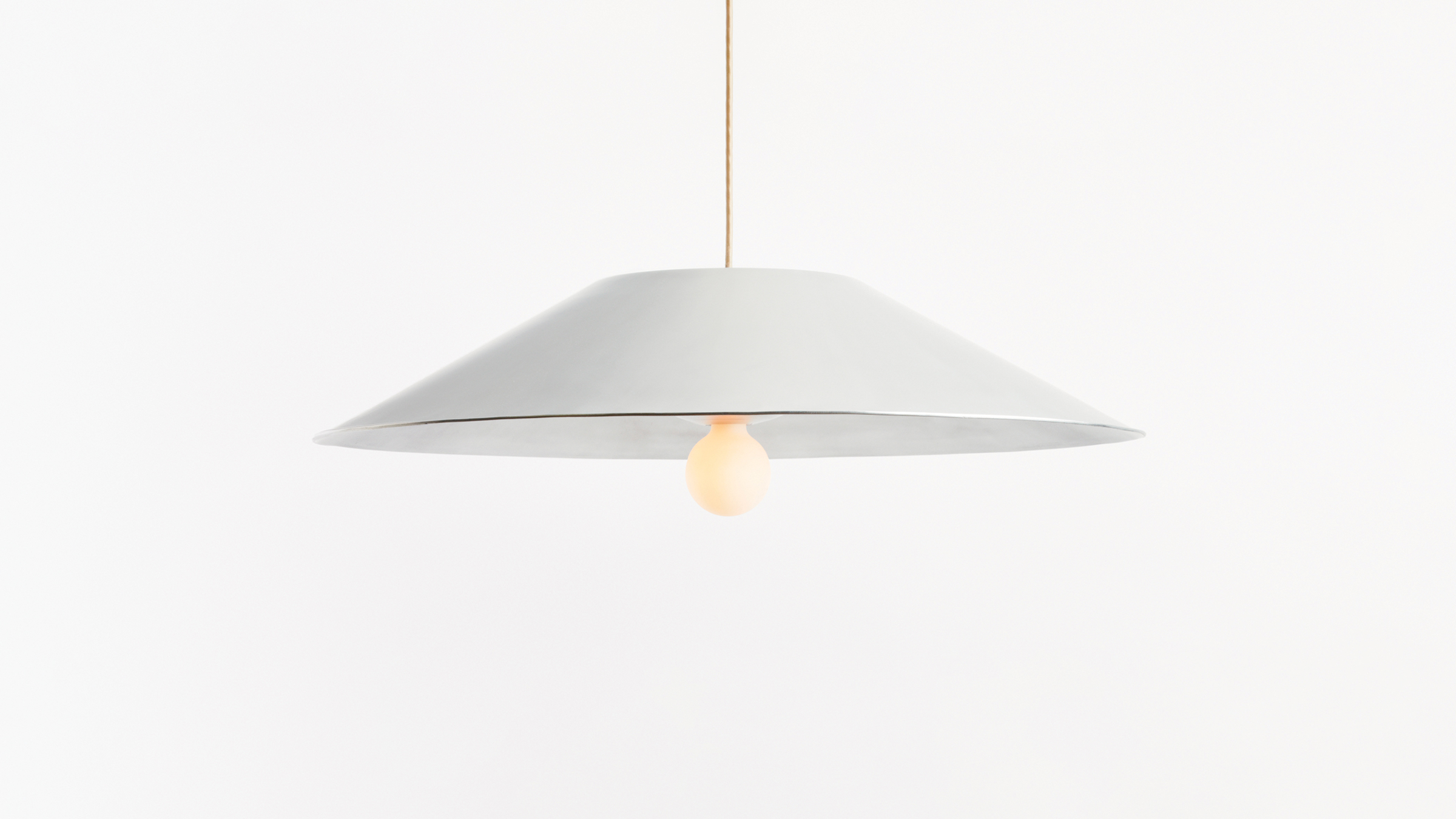 gallery image for MONUMENTAL_PENDANT_LARGE_GALLERY_05