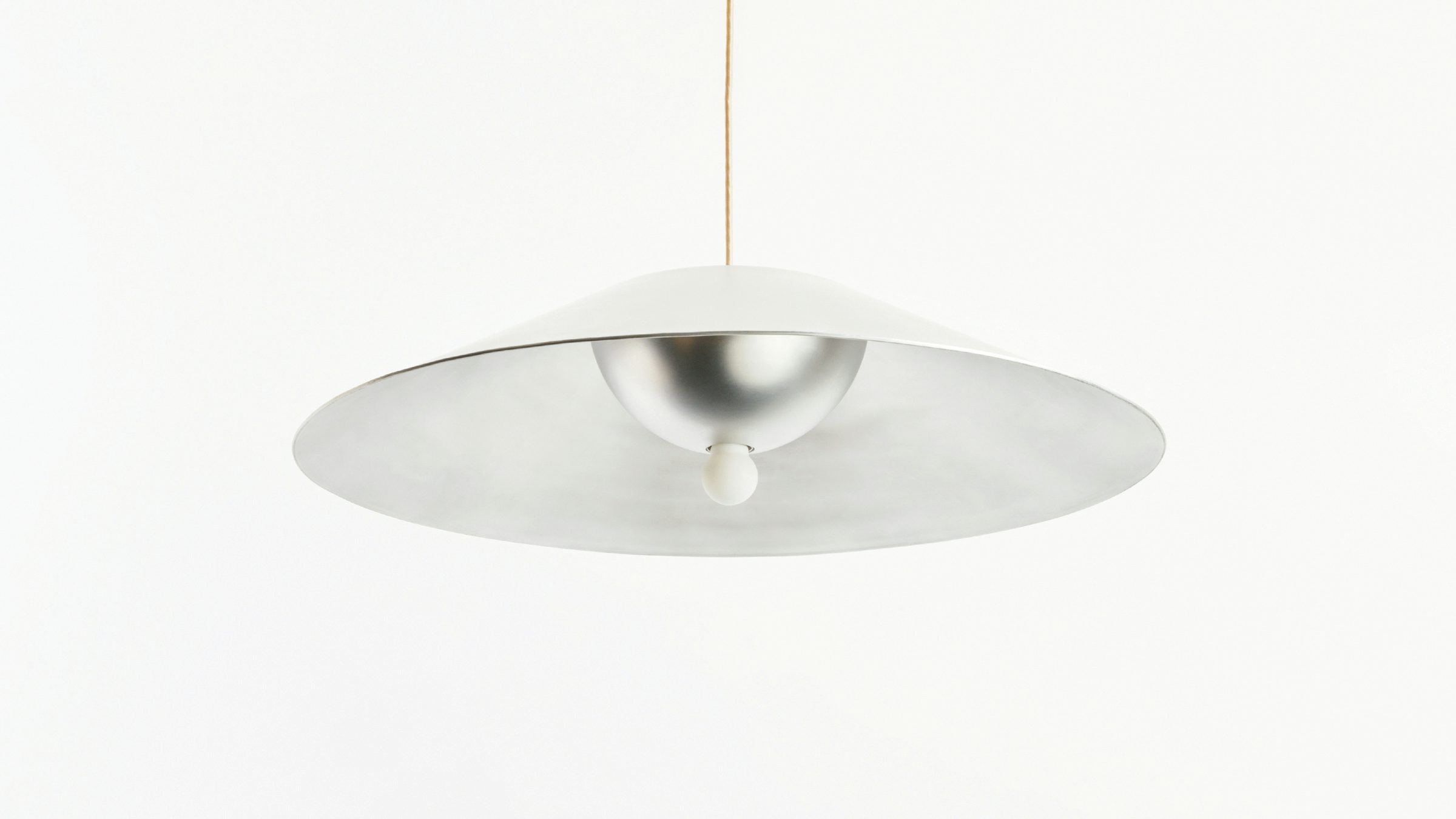 gallery image for MONUMENTAL_PENDANT_LARGE_GALLERY_03