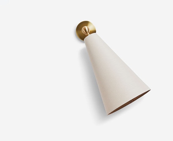 An alternative image of Pendolo Sconce Large in use