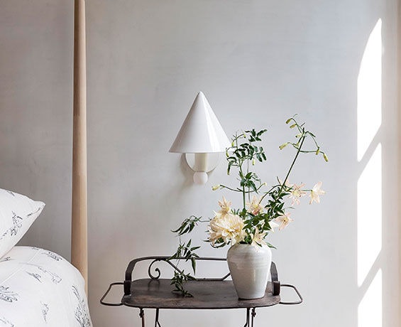 An alternative image of Canopy Sconce in use
