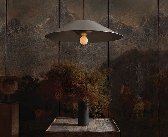 An alternative image of Monumental Pendant Large in use