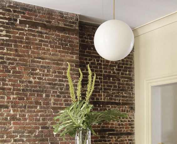 An alternative image of Signal Globe in use
